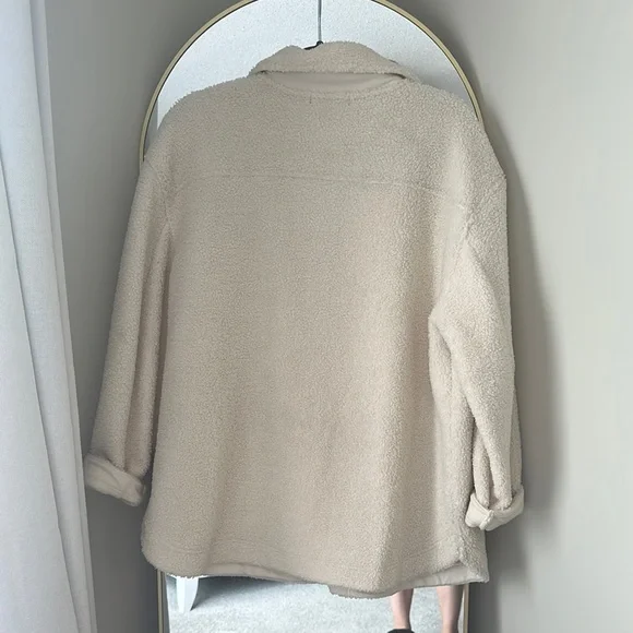 Banana Republic Cream Teddy Jacket Relaxed Fit - Picture 3 of 4